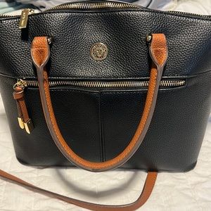 Gently used Anne Klein hand bag with detachable straps
